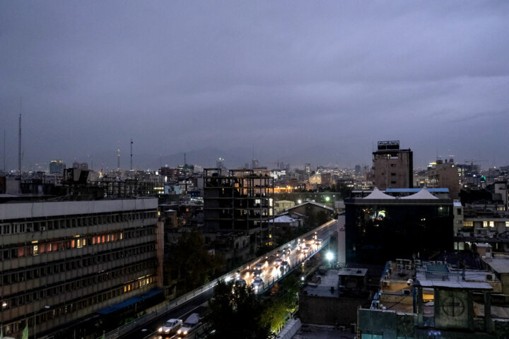 پیشبینی جدید وضعیت جوی تهران؛ زمان ورود دوباره آلودگی هوا مشخص گردید. پیشبینی جدید وضعیت جوی تهران؛ زمان ورود دوباره آلودگی هوا مشخص گردید.