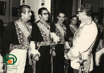 افزایش سیصددرصدی بودجه ارتش و استیصال رئیس سازمان برنامه/ نمی‌دانم چه خاکی بر سر بریزم!