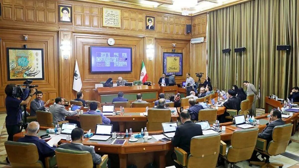 شوراهای شهر و روستا با این همه تخلف و اشتباه، به چه دردی می خورند؟