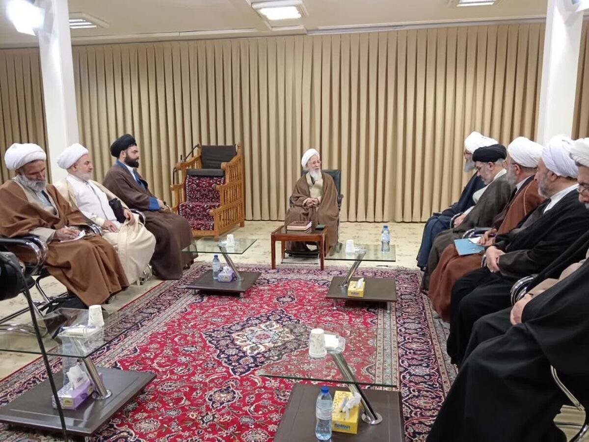 آیتالله جوادی آملی: تداوم نظام تنها با مشارکت مردم ممکن است/ روشنگری از مسؤولیتهای اساسی نظام اسلامی به شمار میرود آیتالله جوادی آملی: تداوم نظام تنها با مشارکت مردم ممکن است/ روشنگری از مسؤولیتهای اساسی نظام اسلامی به شمار میرود