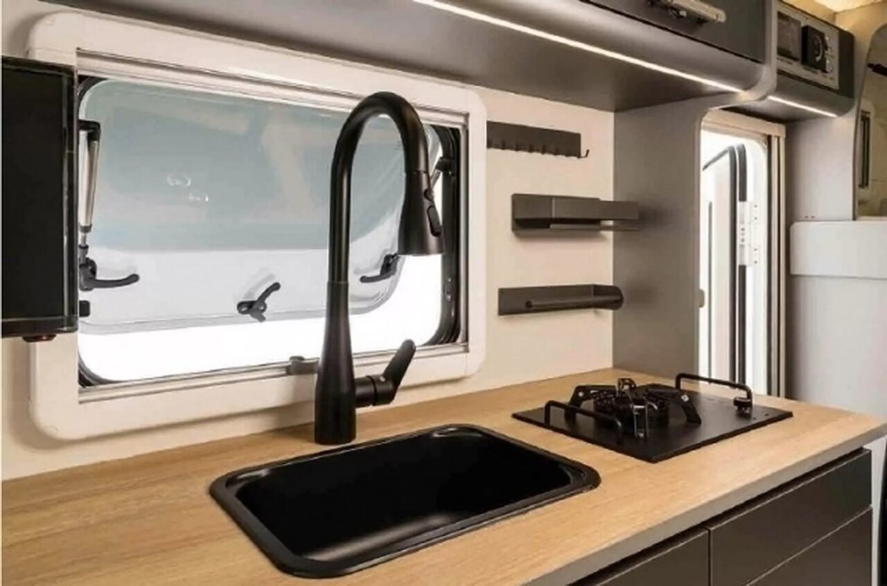 گزارش تصویری| هتل سیار در ابعاد یک وانت کوچک