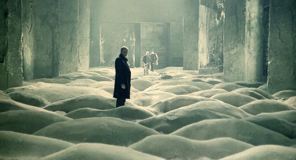 پارادوکس بقا در غبار نیستی: واکاوی استراتژیک و فلسفی برترین روایت‌های آخرالزمانی در تاریخ سینما