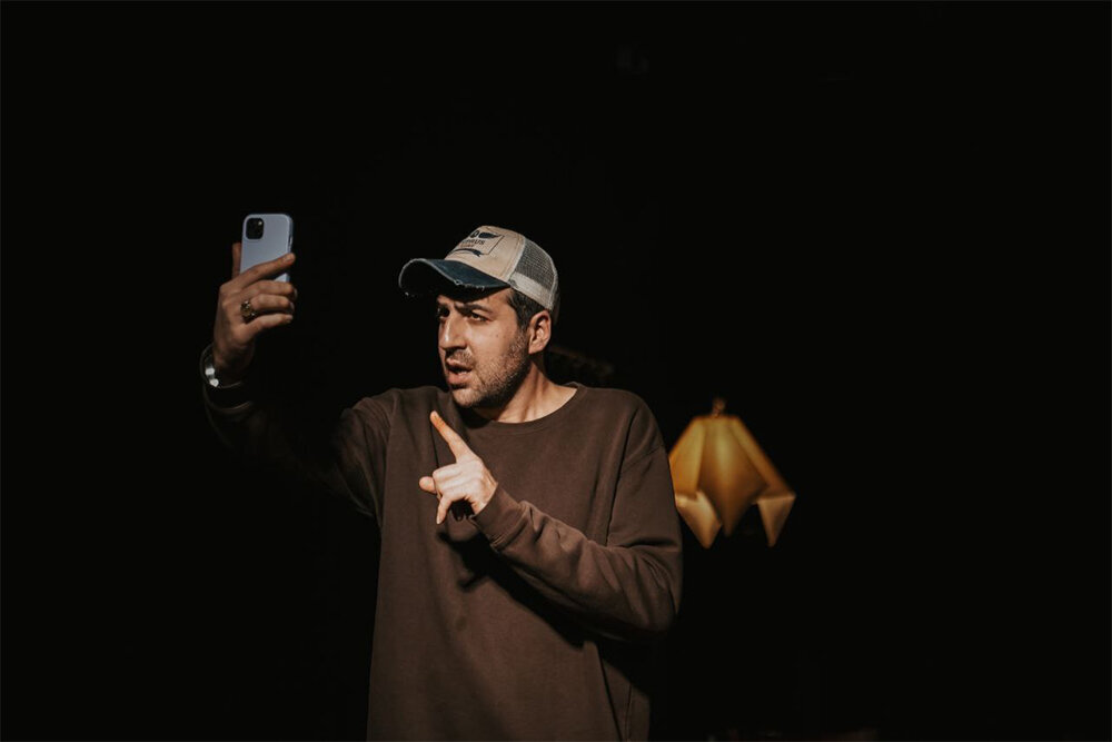 «گاهی» به دنیای هنرهای ایرانی گام نهاد «گاهی» به دنیای هنرهای ایرانی گام نهاد