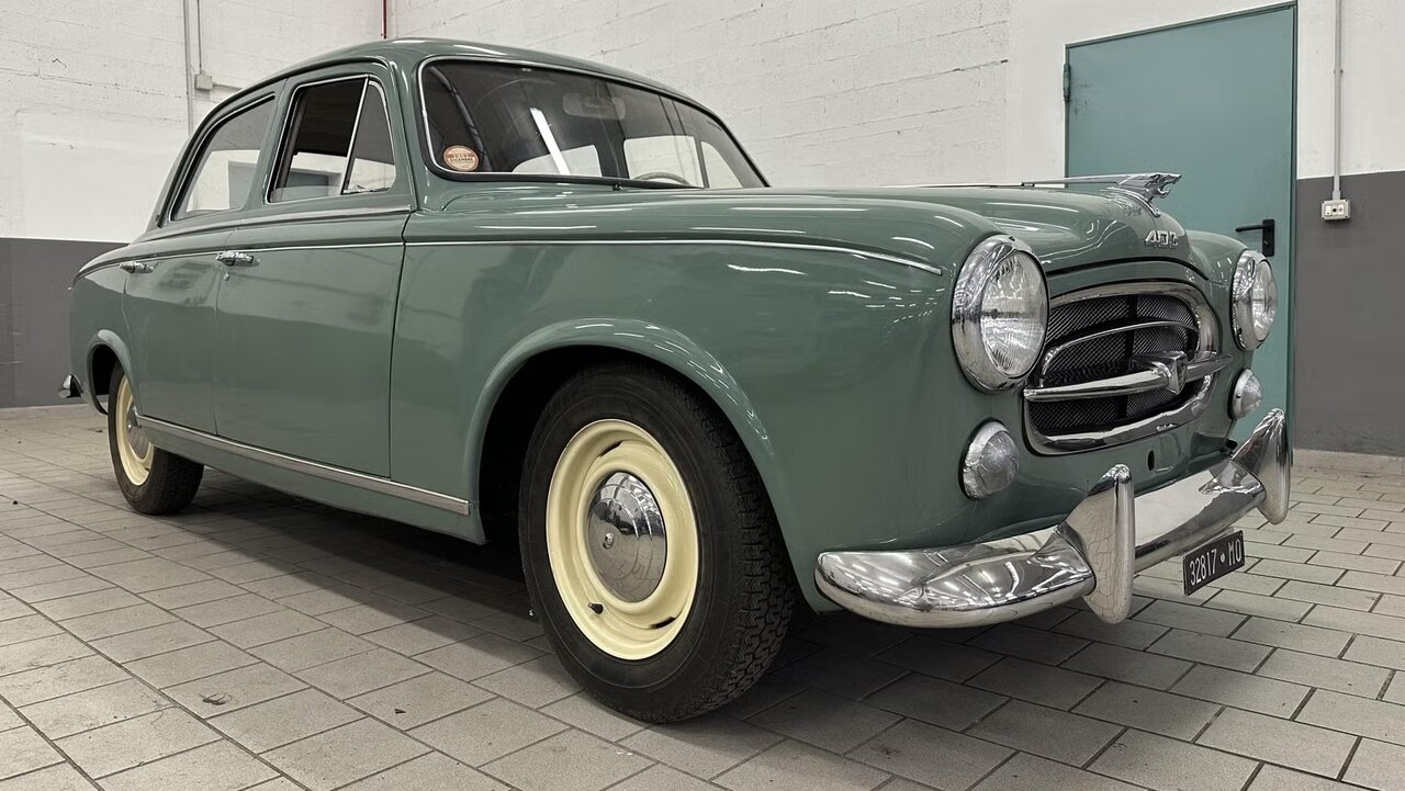 چرا فرد صاحب فراری به رانندگی با پژو پرداخت؟ چرا فرد صاحب فراری به رانندگی با پژو پرداخت؟