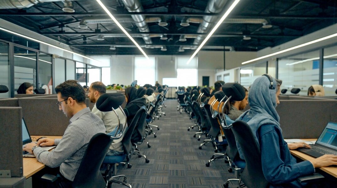 خودرو۴۵ به ایستگاه نوآوری شریف رسید