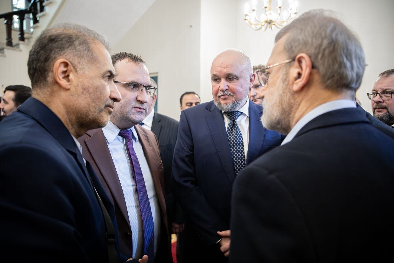 تصاویری از حاشیه دیدار علی لاریجانی با وزیر انرژی روسیه/ سفیر سابق روسیه هم بود + جزئیات