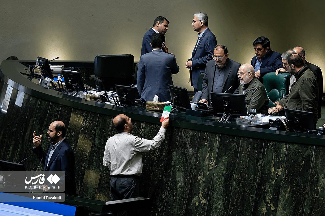 ساعت شلوغی در مجلس+ تصاویر