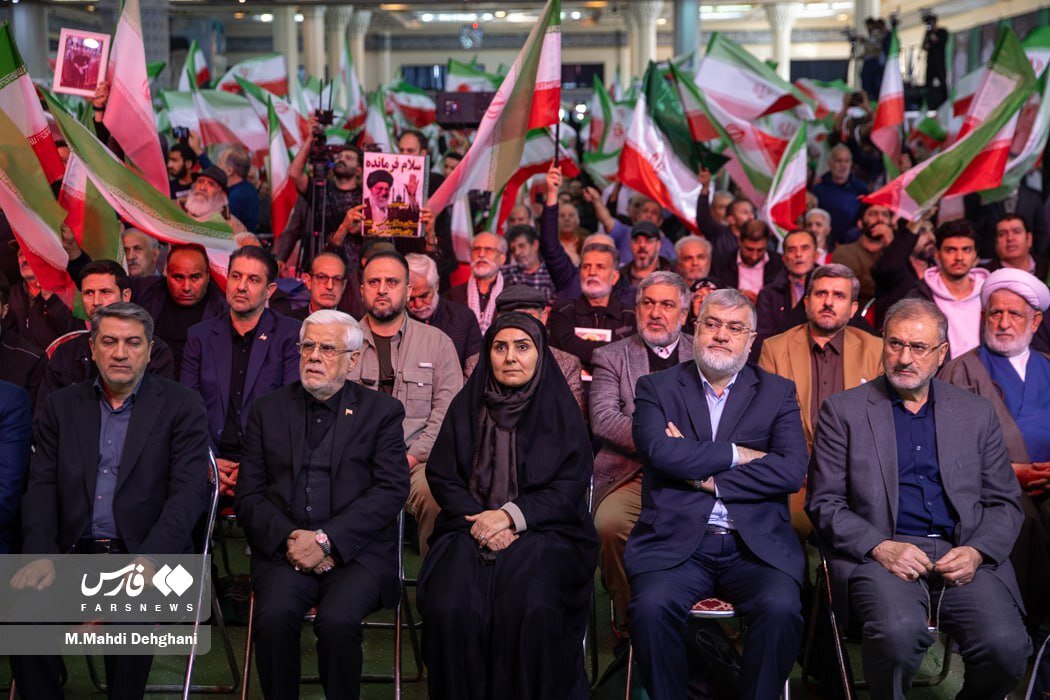 تصاویر خاص از مراسم چهلم جانباختگان وقایع دی ماه + عکس