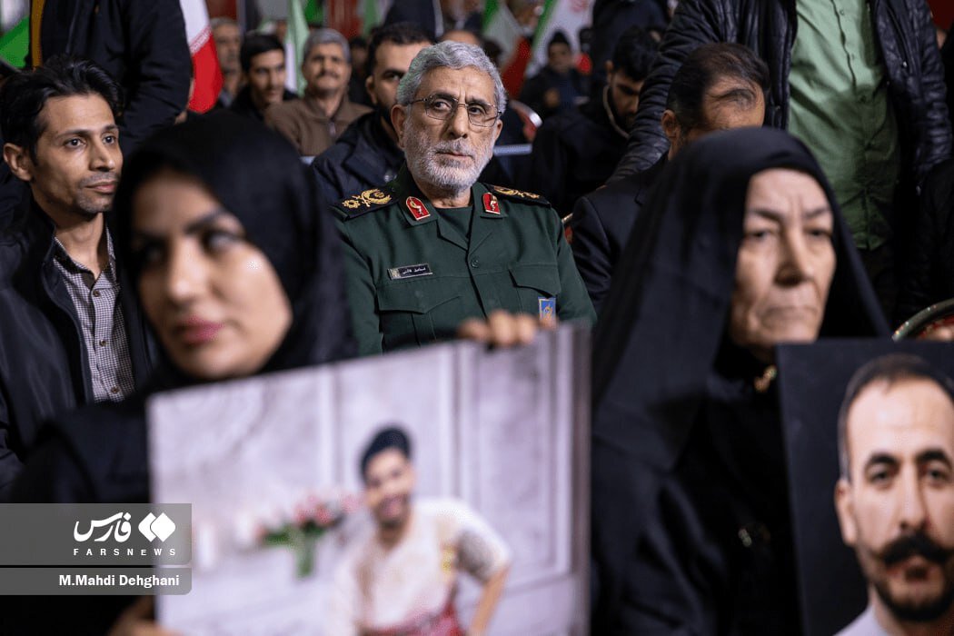 تصاویر خاص از مراسم چهلم جانباختگان وقایع دی ماه + عکس