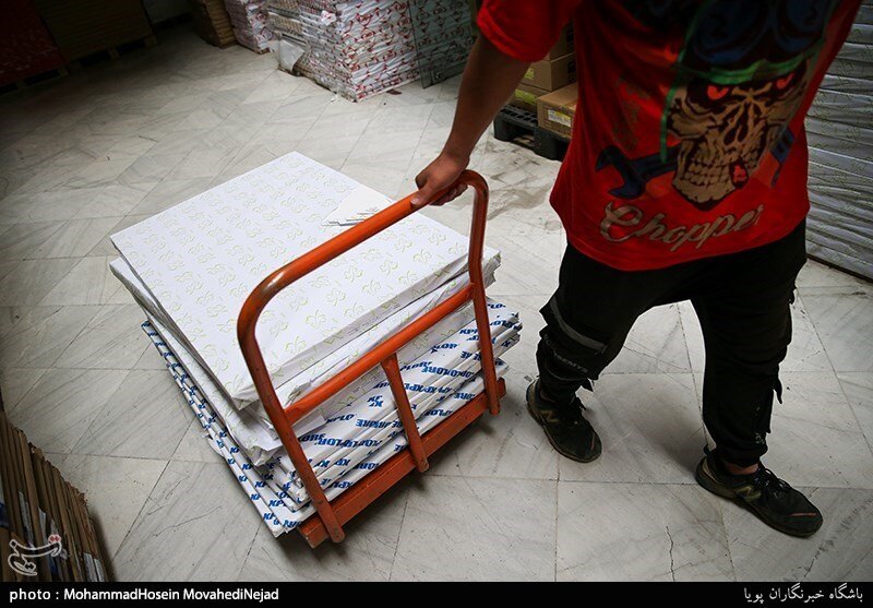 چرا کاغذ از تب و تاب نمی‌افتد؟