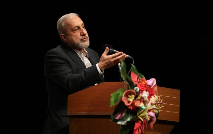 آئین تکریم و معارفه مدیر مرکز هنرهای نمایشی حوزه هنری برگزار شد