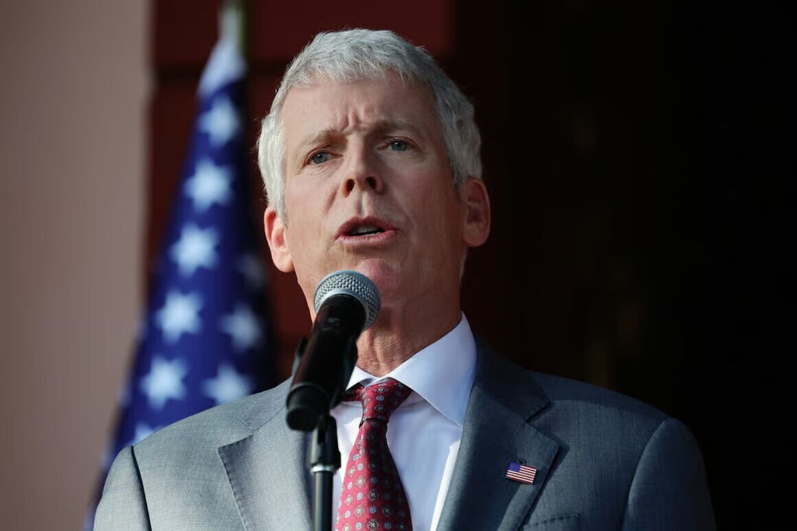 اظهار نظر وزیر انرژی ایالات متحده در مورد برنامه هستهای جمهوری اسلامی ایران اظهار نظر وزیر انرژی ایالات متحده در مورد برنامه هستهای جمهوری اسلامی ایران