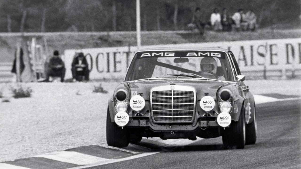 خوک قرمز برگشت / ادای احترام به افسانه‌ ۵۰ ساله