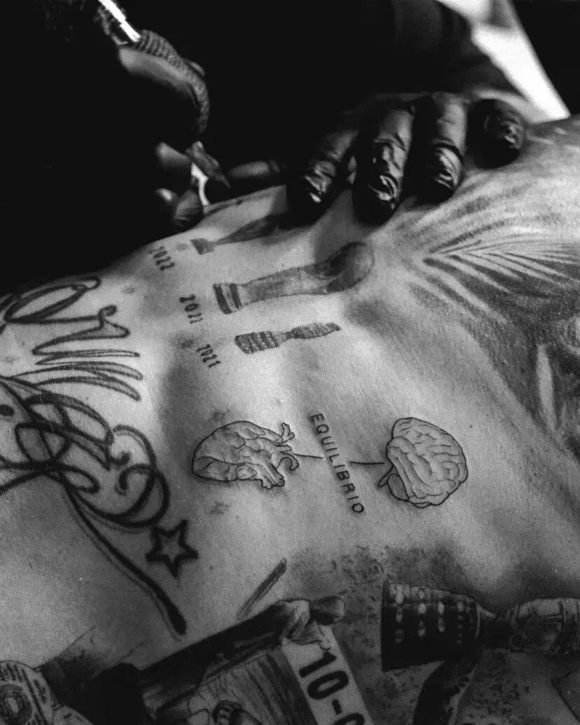 عکس| فخرفروشی عجیب ستاره بنفیکا به وینی: من جام جهانی دارم، تو نه!