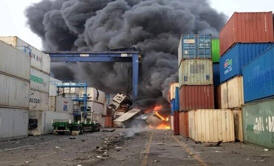 ۳۰۰ روز از واقعه بندر رجایی سپری شد؛ واردکنندگان: کالاهای ما نابود شد، ولی باید ارز را بازپس دهیم! ۳۰۰ روز از واقعه بندر رجایی سپری شد؛ واردکنندگان: کالاهای ما نابود شد، ولی باید ارز را بازپس دهیم!