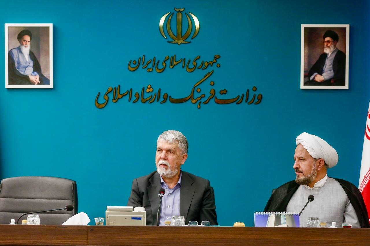 وزیر ارشاد: متأسفانه توجه کافی به کودکان و نوجوانان در جامعه ما نشده است. وزیر ارشاد: متأسفانه توجه کافی به کودکان و نوجوانان در جامعه ما نشده است.