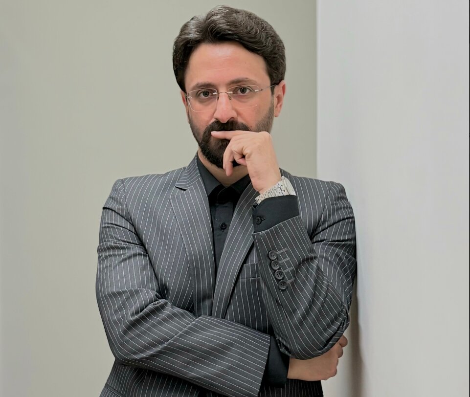 تولید مجدد کمونیتاس؛ یادبود در حالت تعلیق به مناسبت چهلم دیماه تولید مجدد کمونیتاس؛ یادبود در حالت تعلیق به مناسبت چهلم دیماه