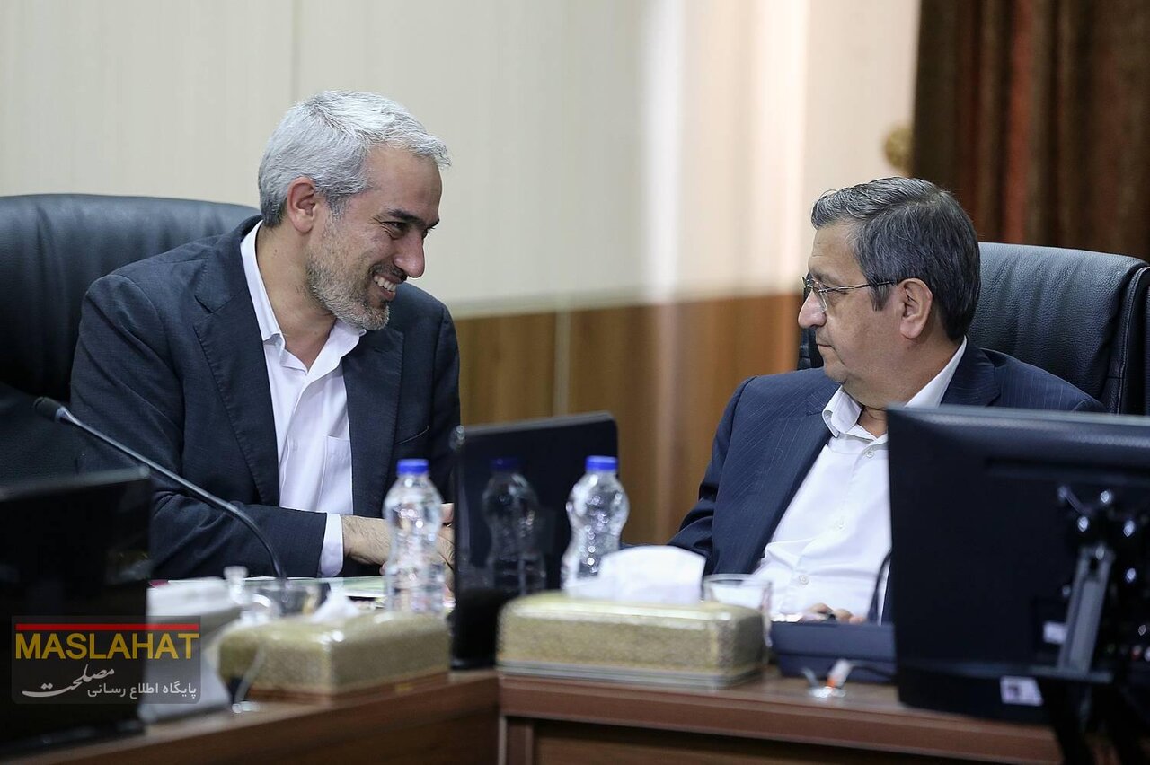 نگاه جالب محمد مخبر به ظاهر جدید احمدی نژاد/ همنشینی مجید انصاری و شمخانی/ سعید جلیلی هم بود+ تصاویر