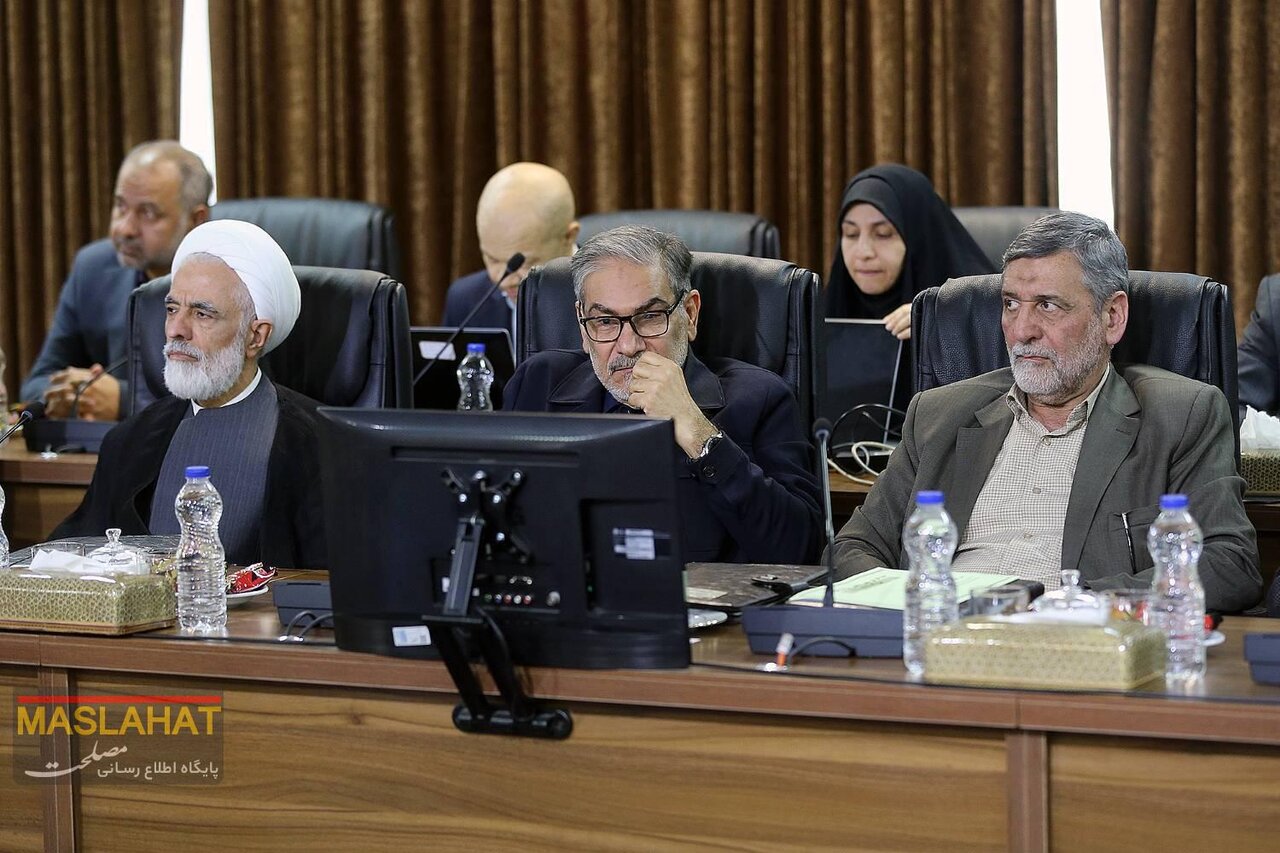 نگاه جالب محمد مخبر به ظاهر جدید احمدی نژاد/ همنشینی مجید انصاری و شمخانی/ سعید جلیلی هم بود+ تصاویر