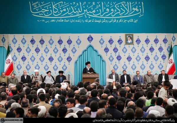 تصاویری از محفل انس با قرآن با حضور رهبر انقلاب