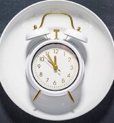 راهنمای تغذیه سالم در سحر و افطار؛ چه بخوریم تا روزه‌داری به بدن آسیب نزند؟