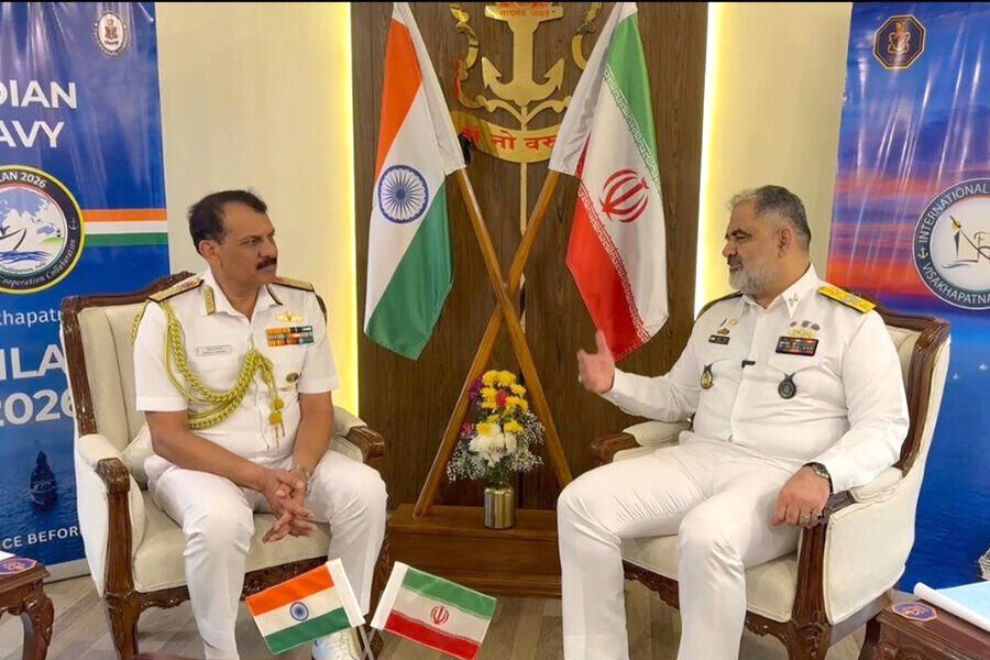 دیدار کلیدی فرمانده نیروی دریایی ارتش با همتای هندی؛ بررسی محورهای همکاریهای دفاعی و امنیتی. دیدار کلیدی فرمانده نیروی دریایی ارتش با همتای هندی؛ بررسی محورهای همکاریهای دفاعی و امنیتی.