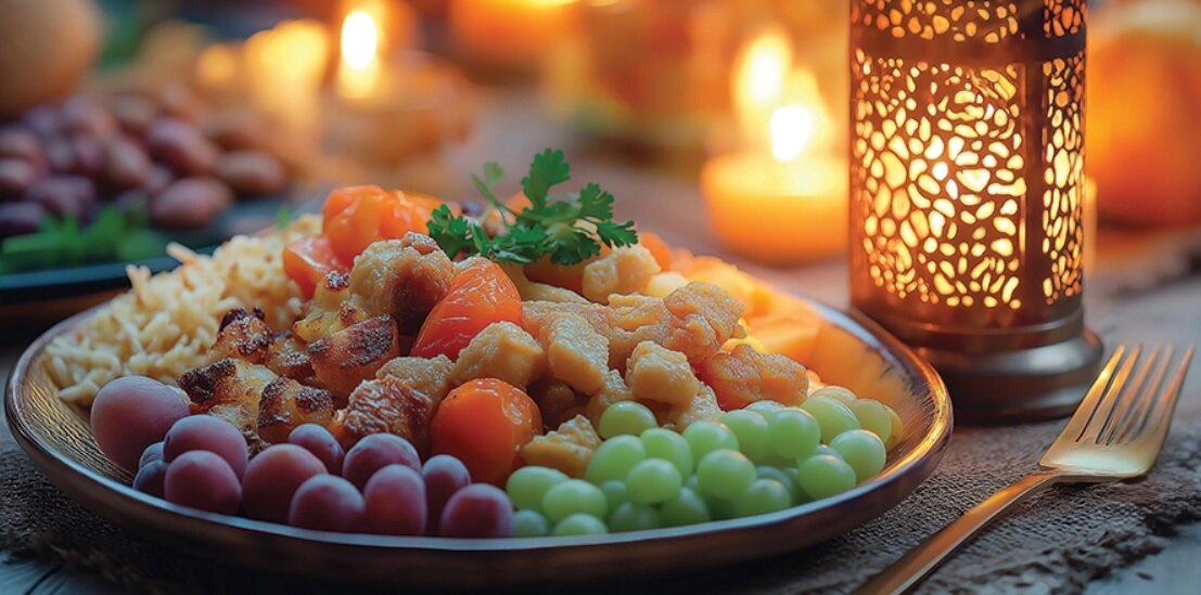 راهنمای تغذیه سالم در سحر و افطار؛ چه بخوریم تا روزه‌داری به بدن آسیب نزند؟