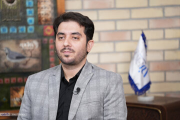 ببینید | با مجوز اتحادیه خواربارفروشان کار طب سنتی انجام می‌دهند!