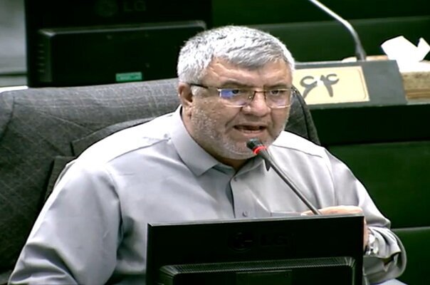 نماینده ایرانشهر: مردم حق دارند که معترض باشند/ باید اعتراض را از اغتشاش جدا دانست