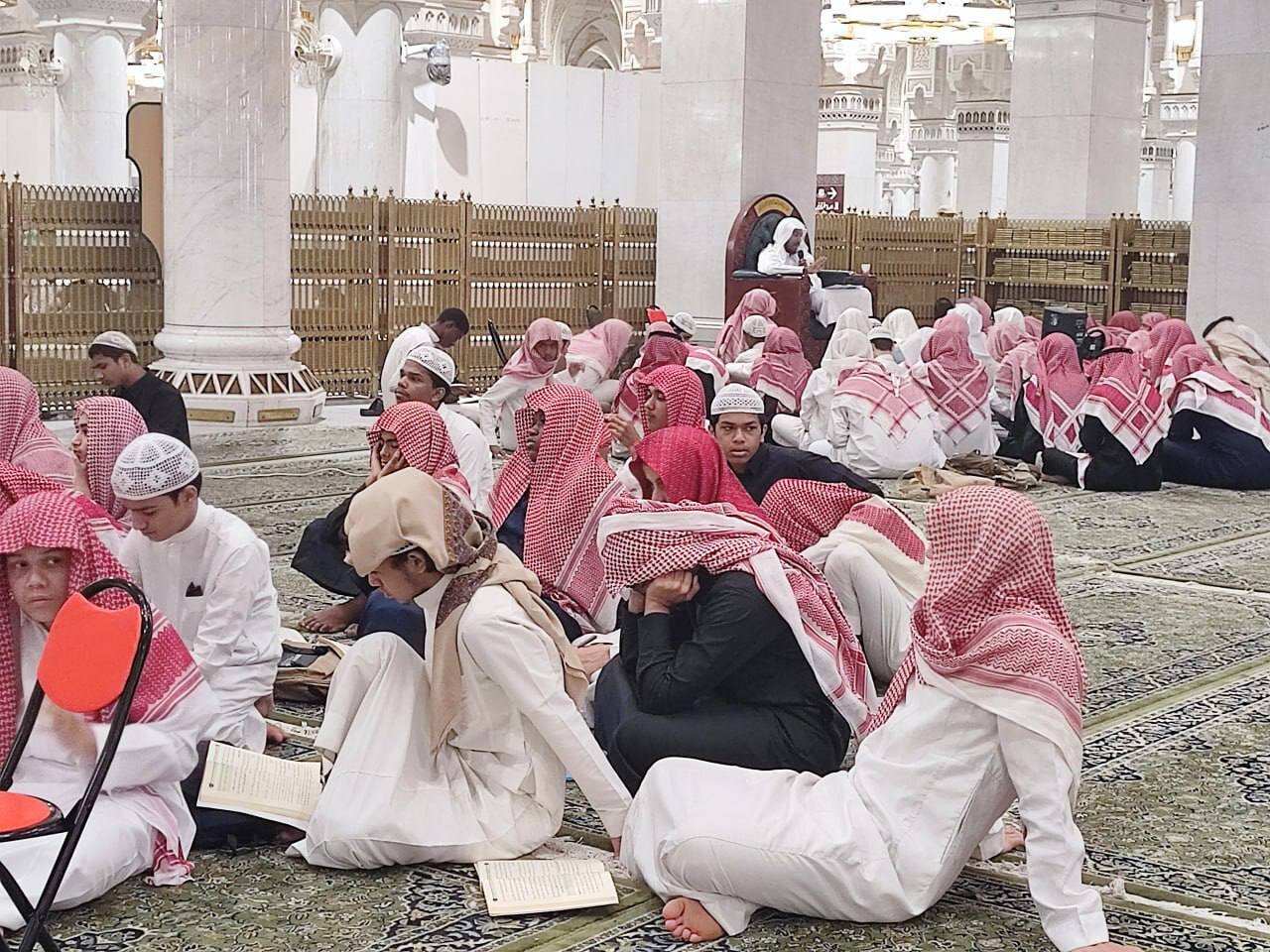 حلقه‌های درسی سنّتی در مسجد النبی (ص)&nbsp;