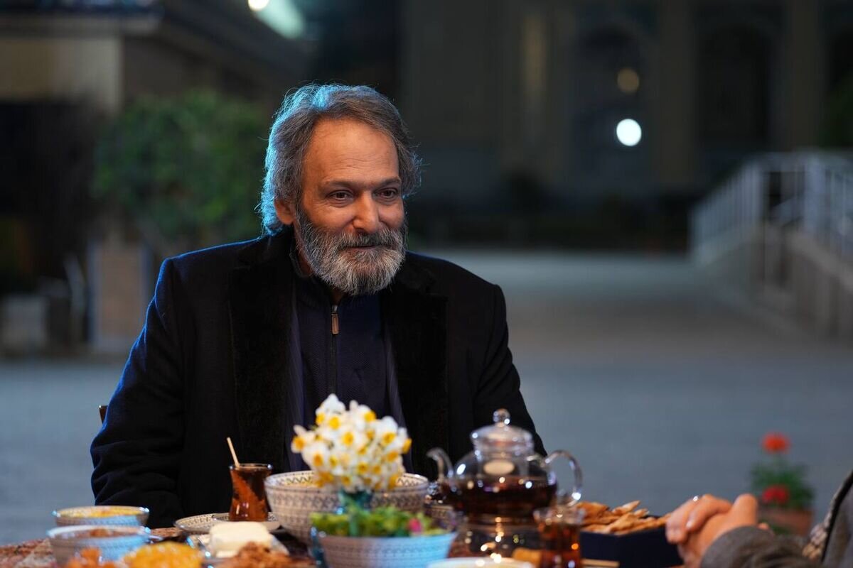 جهانگیر الماسی به سفره افطار برنامه «نفیس» پیوست. جهانگیر الماسی به سفره افطار برنامه «نفیس» پیوست.