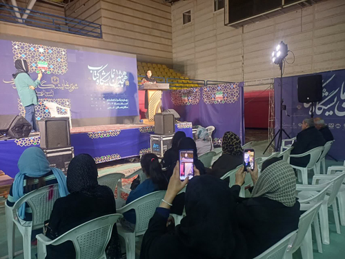 حضور پرشور خانوادهها و دانشآموزان در سالن غدیر