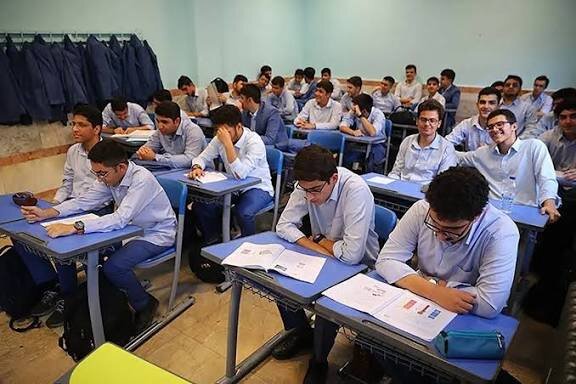 کاهش چشمگیر حضور فعال دانشآموزان در مدارس و پایین آمدن استانداردهای آموزشی کاهش چشمگیر حضور فعال دانشآموزان در مدارس و پایین آمدن استانداردهای آموزشی