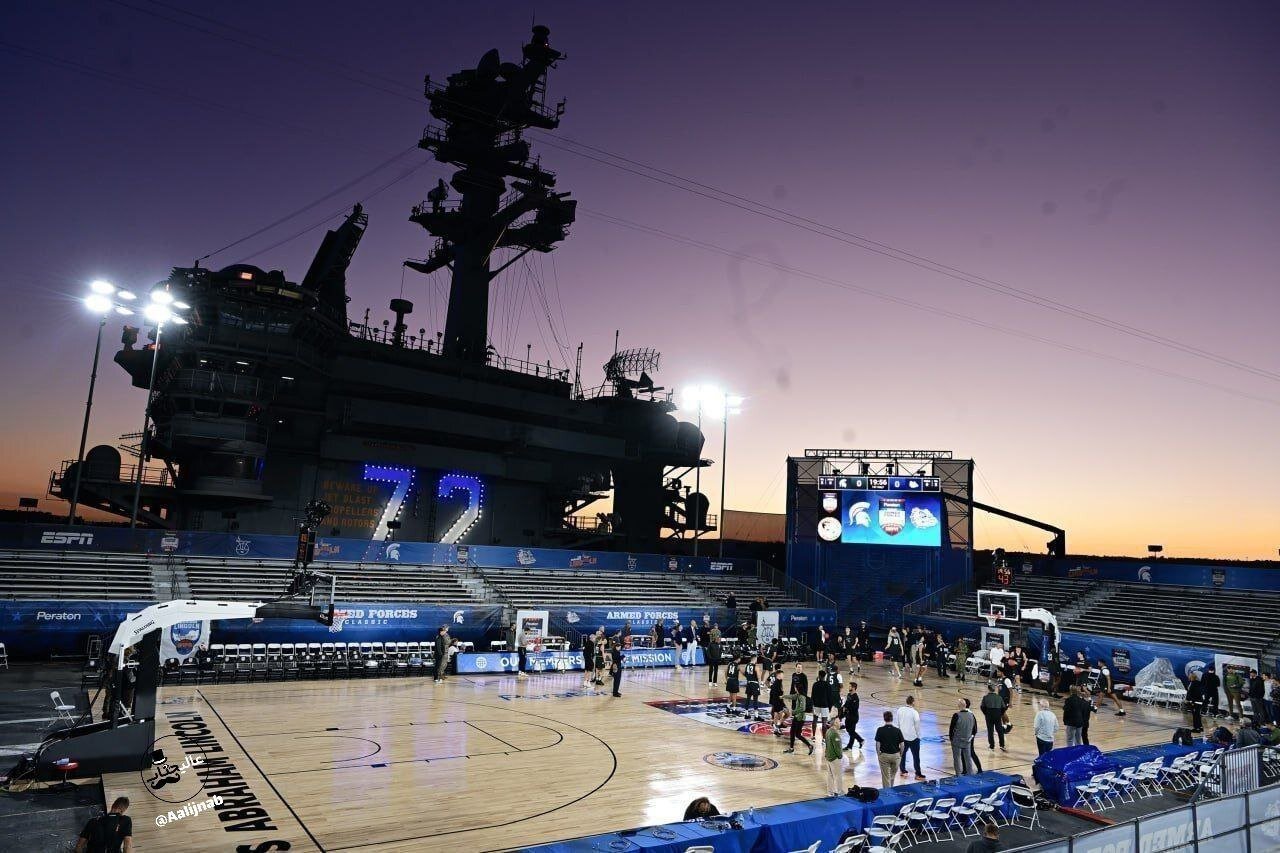 عکس | زمین بسکتبال حرفهای روی عرشه ناو هواپیمابر آبراهام لینکلن!