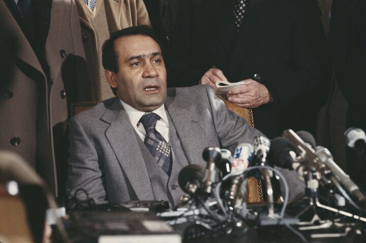 کارنامه وزیر امور خارجه اعدام شده ایران / واکنش رسمی قطبزاده به اعتراضات مسکو: فراموشمان نمیشود که در پنجاه سال اخیر، شوروی با ملت ایران چه بر سر آورد. کارنامه وزیر امور خارجه اعدام شده ایران / واکنش رسمی قطبزاده به اعتراضات مسکو: فراموشمان نمیشود که در پنجاه سال اخیر، شوروی با ملت ایران چه بر سر آورد.