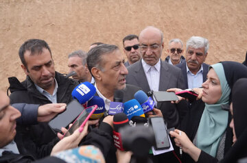 پیگیری جدی برای کاهش نرخ بیکاری و افزایش درآمد خانوار در کرمانشاه / شاخص‌های اقتصادی استان نیازمند تحول است