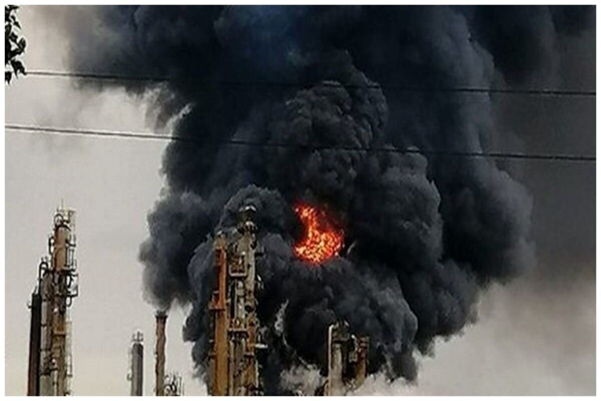 حمله گسترده اوکراین به تأسیسات نفتی روسیه؛ ایستگاه مهم پمپاژ نفت در شعلههای آتش/ عکس حمله گسترده اوکراین به تأسیسات نفتی روسیه؛ ایستگاه مهم پمپاژ نفت در شعلههای آتش/ عکس