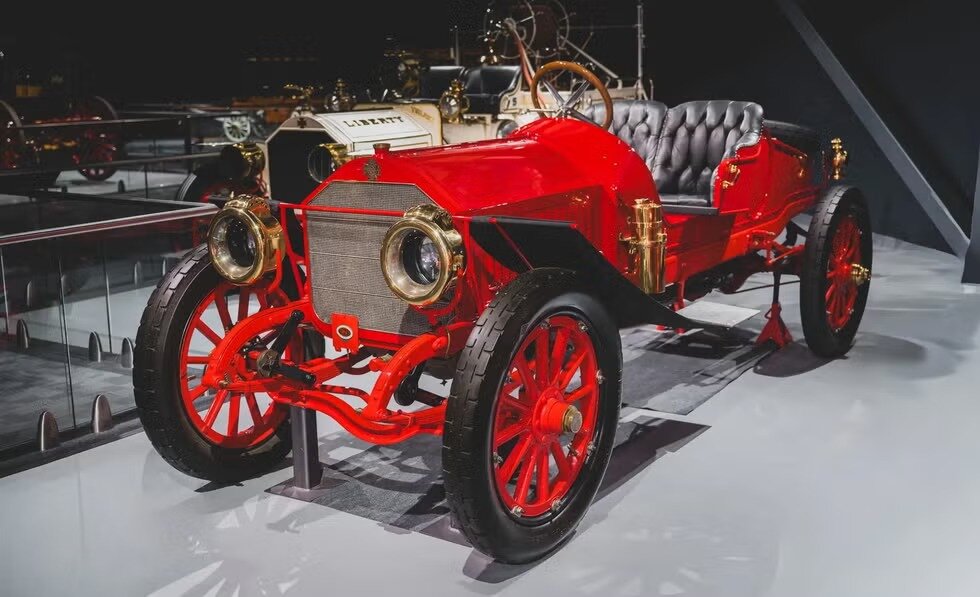 فروش ماشینهای آتشنشانی با قدمت ۱۰۰ ساله /عکس