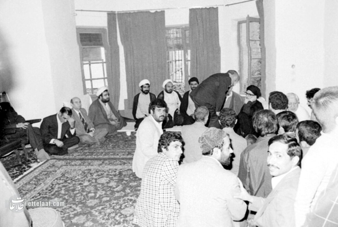 جزئیات جلسات مخفی شورای انقلاب در منزل آیت‌الله طالقانی +عکس‌