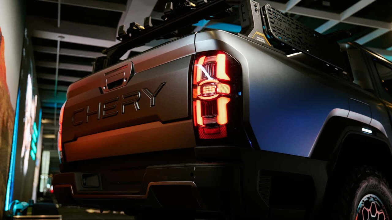 وانت چینی با موتور دیزل پلاگین هیبرید