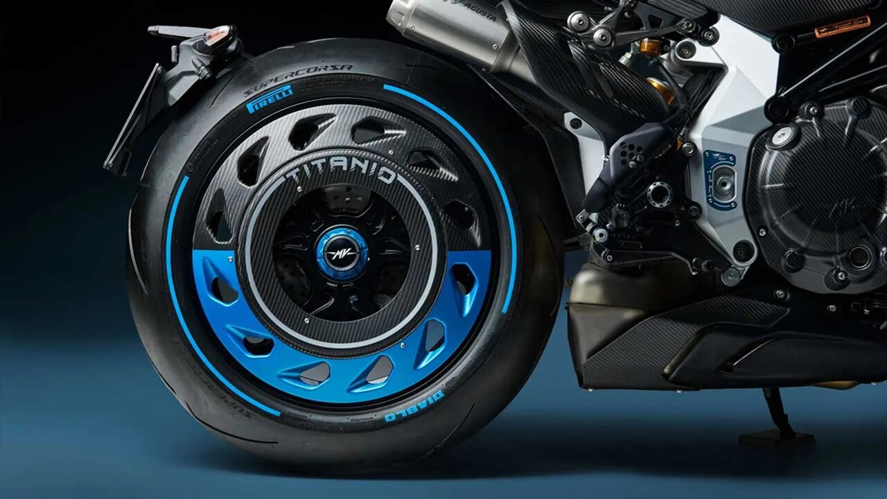 موتورسیکلت یا اثر هنری تیتانیومی؟ / فقط ۳۰۰ نفر شانس داشتنش را دارند