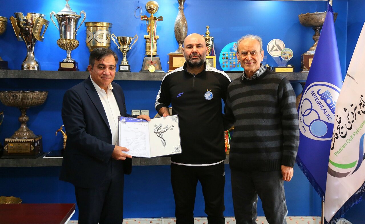 عکس | رونمایی رسمی از بختیاریزاده در استقلال