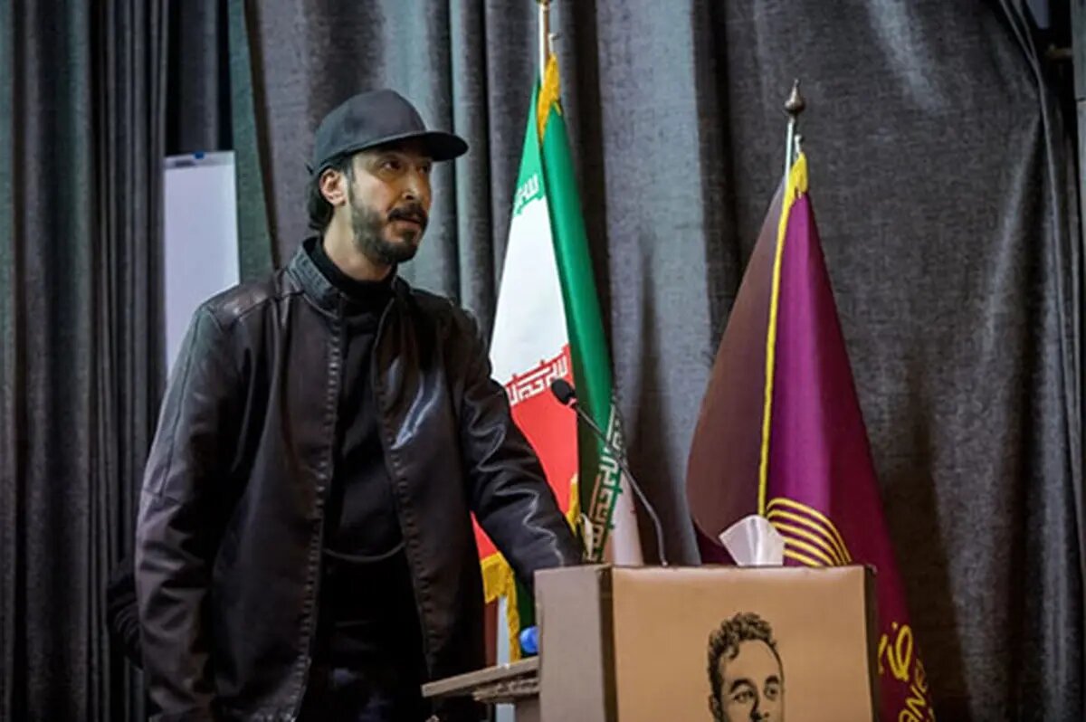 نگاهی به بغض بهرام افشاری برای رفیقش که در حوادث دی ماه جان خود را از دست داد. نگاهی به بغض بهرام افشاری برای رفیقش که در حوادث دی ماه جان خود را از دست داد.