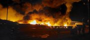 حریق گسترده در «شمس جاوید»؛ نبرد آتش‌نشانان با شعله‌های پلاستیک در شهرک صنعتی آبادان + فیلم