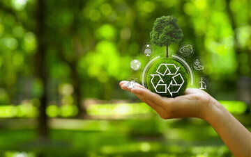 حاکمان و نخبگان مخاطب اول در لزوم صرفه‌جویی در مصرف منابع عمومی هستند