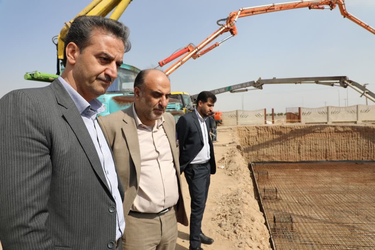 نظارت میدانی معاون استاندار بر روند احداث مجتمع آموزشی و رفاهی کارگران استان یزد