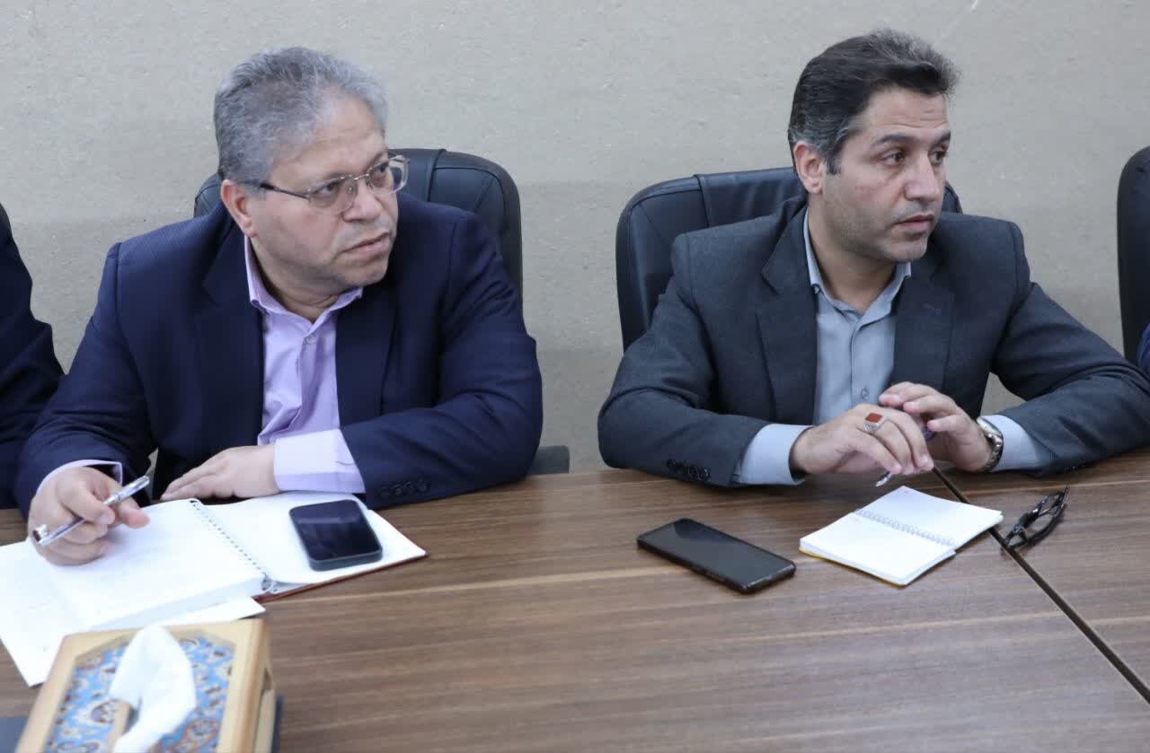 نشست هم‌اندیشی به‌منظور حمایت از مشاوران و پیمانکاران بومی در پروژه‌های عمرانی استان یزد