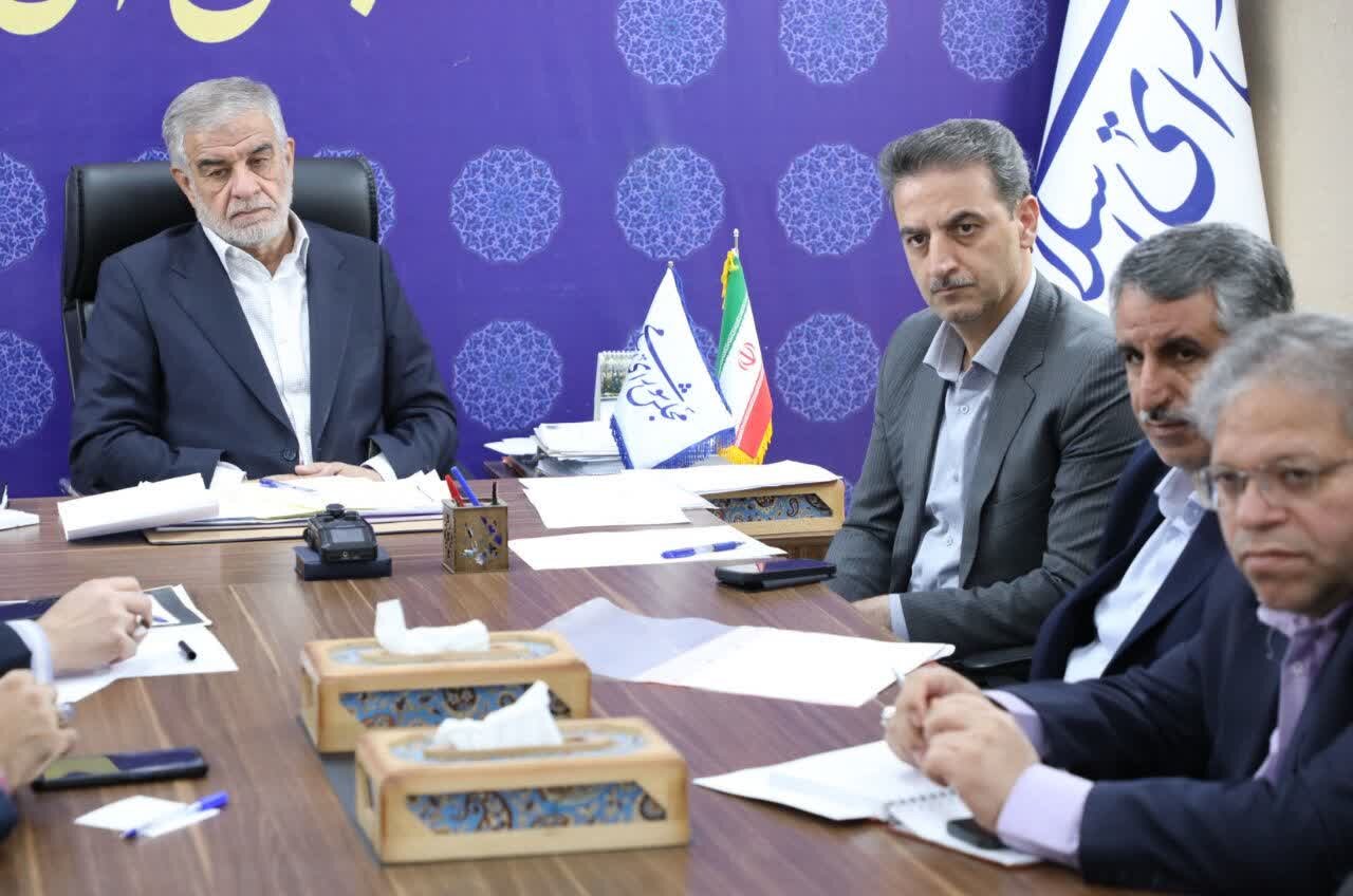 نشست هم‌اندیشی به‌منظور حمایت از مشاوران و پیمانکاران بومی در پروژه‌های عمرانی استان یزد