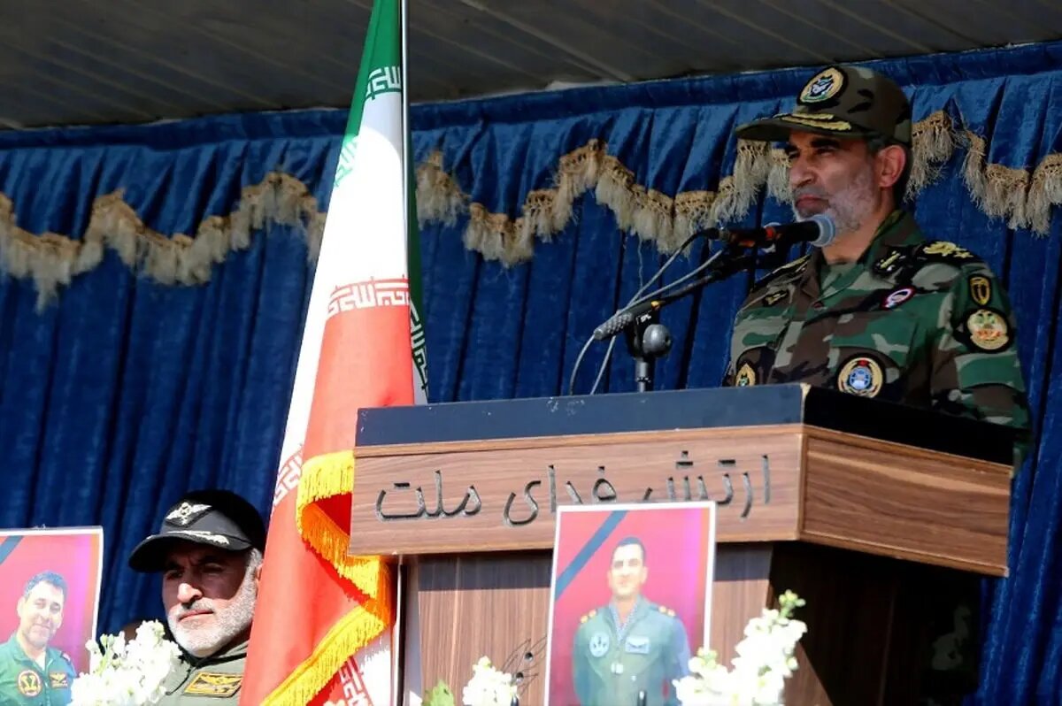 فرمانده نیروی زمینی ارتش جزئیاتی را درباره اقدام قهرمانانه دو خلبان شهید هوانیروز در حادثه سقوط اخیر در اصفهان ارائه کرد/ عملکرد هوانیروز در زلزلههای بم و سرپلذهاب چگونه بود؟ فرمانده نیروی زمینی ارتش جزئیاتی را درباره اقدام قهرمانانه دو خلبان شهید هوانیروز در حادثه سقوط اخیر در اصفهان ارائه کرد/ عملکرد هوانیروز در زلزلههای بم و سرپلذهاب چگونه بود؟