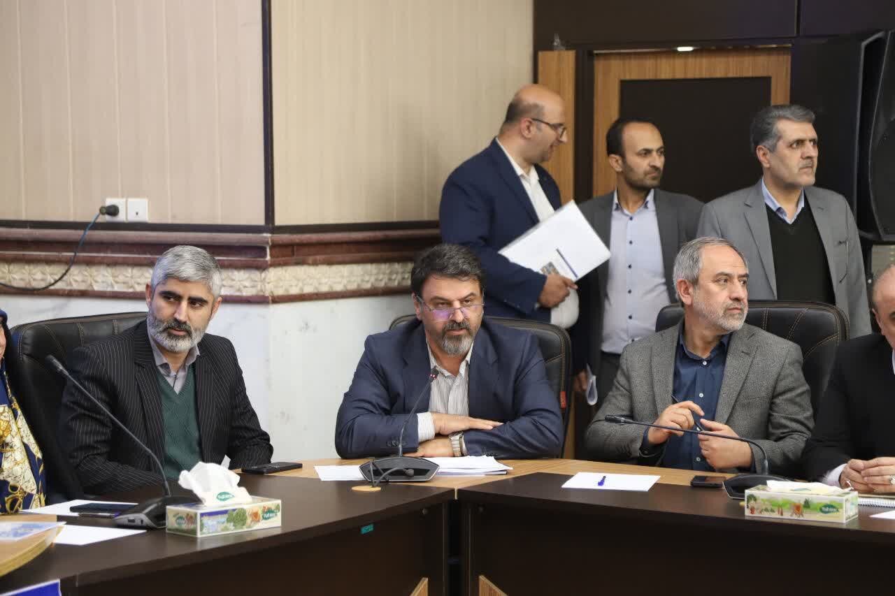 صنعت قزوین با حمایتهای عملی دولت در حال پیشرفت و توسعه است. صنعت قزوین با حمایتهای عملی دولت در حال پیشرفت و توسعه است.